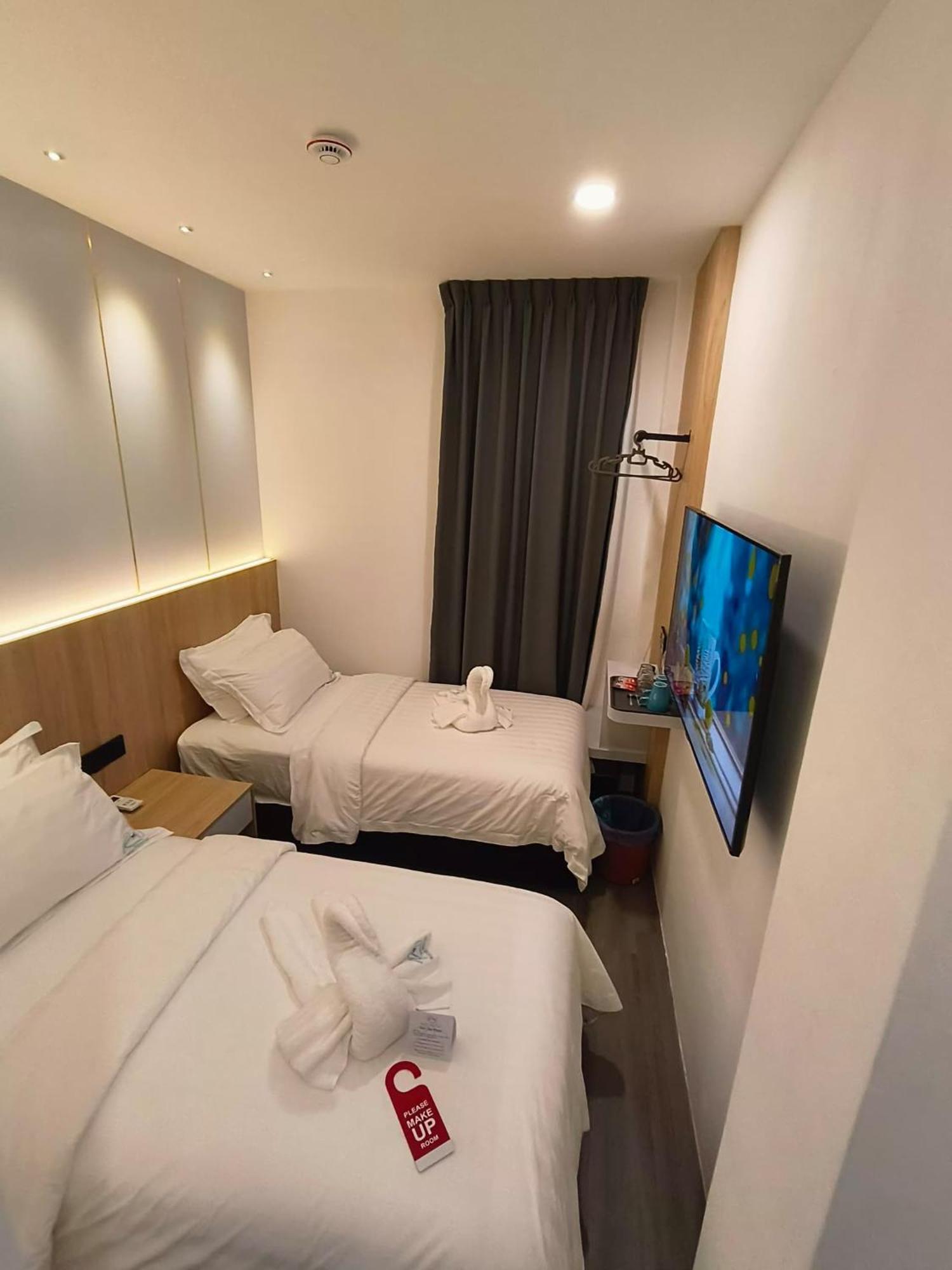 Red'S Hotel Bintulu Exteriör bild